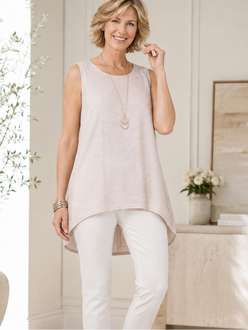 Chico’s Travelers Size 1 Metallic Ribbed High Low Sleeveless Tunic Top
